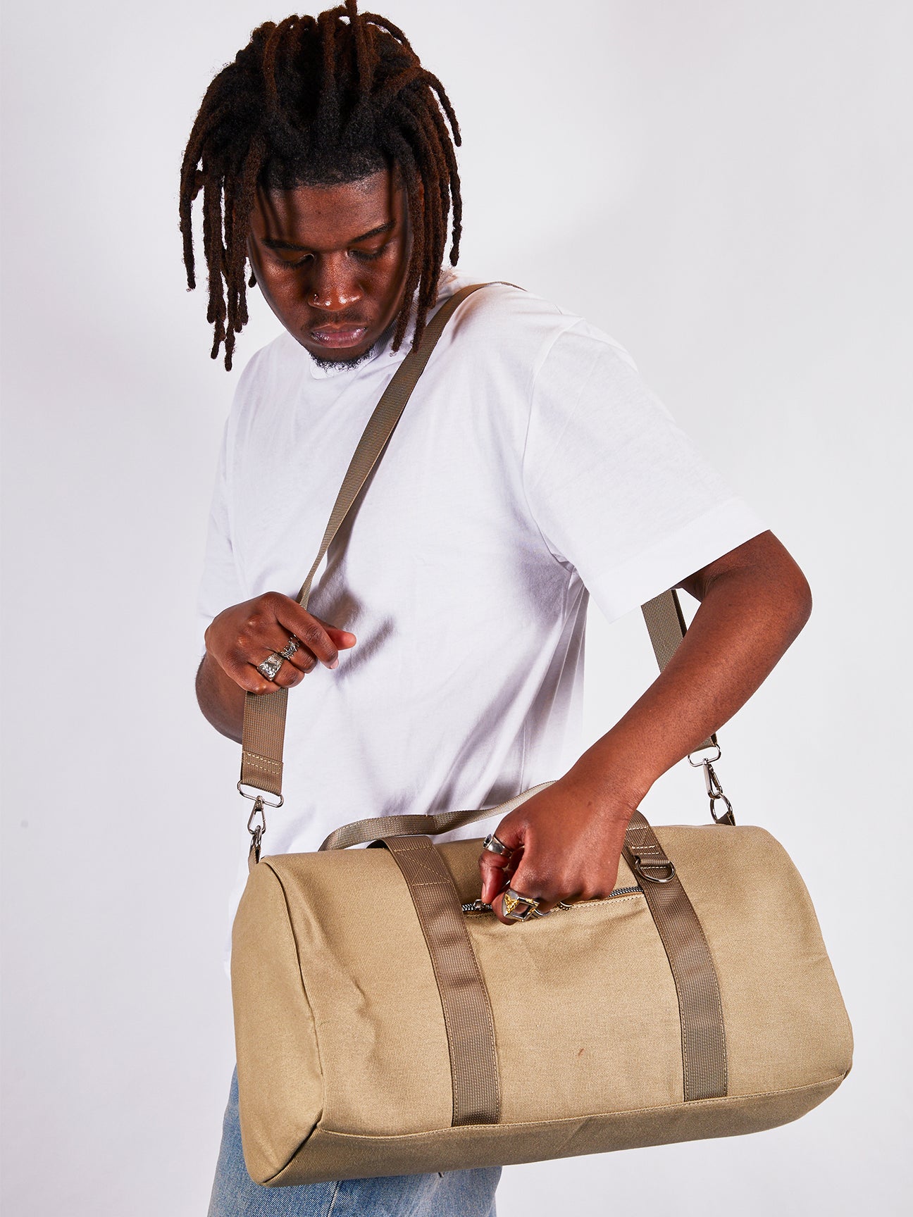 SVNX Mens Cotton canvas weekend bag bag with front pocket in bay leaf - Olive - One Size