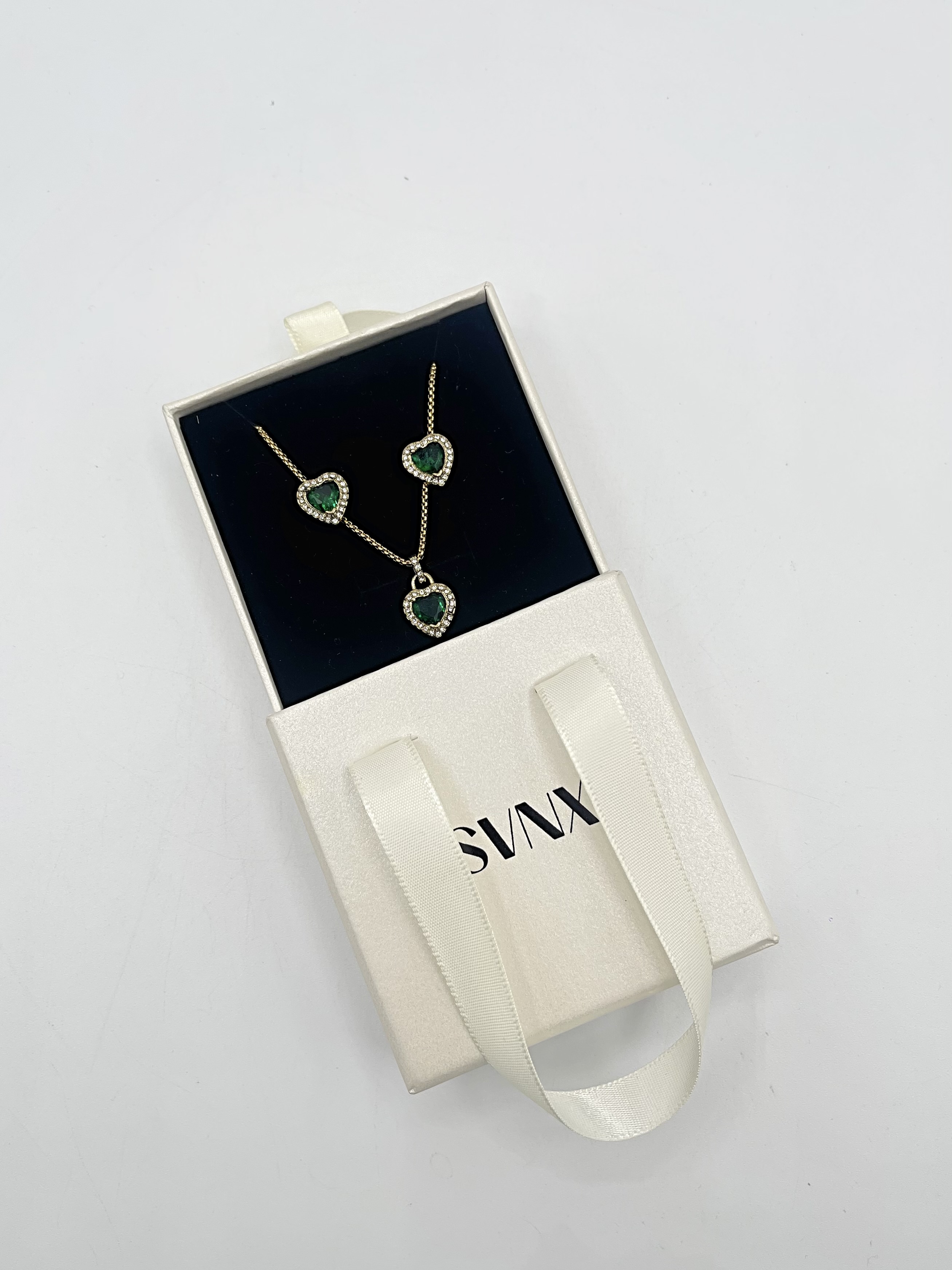 Svnx Womens Green Diamante Heart Necklace And Earrings Set In Gold - One Size