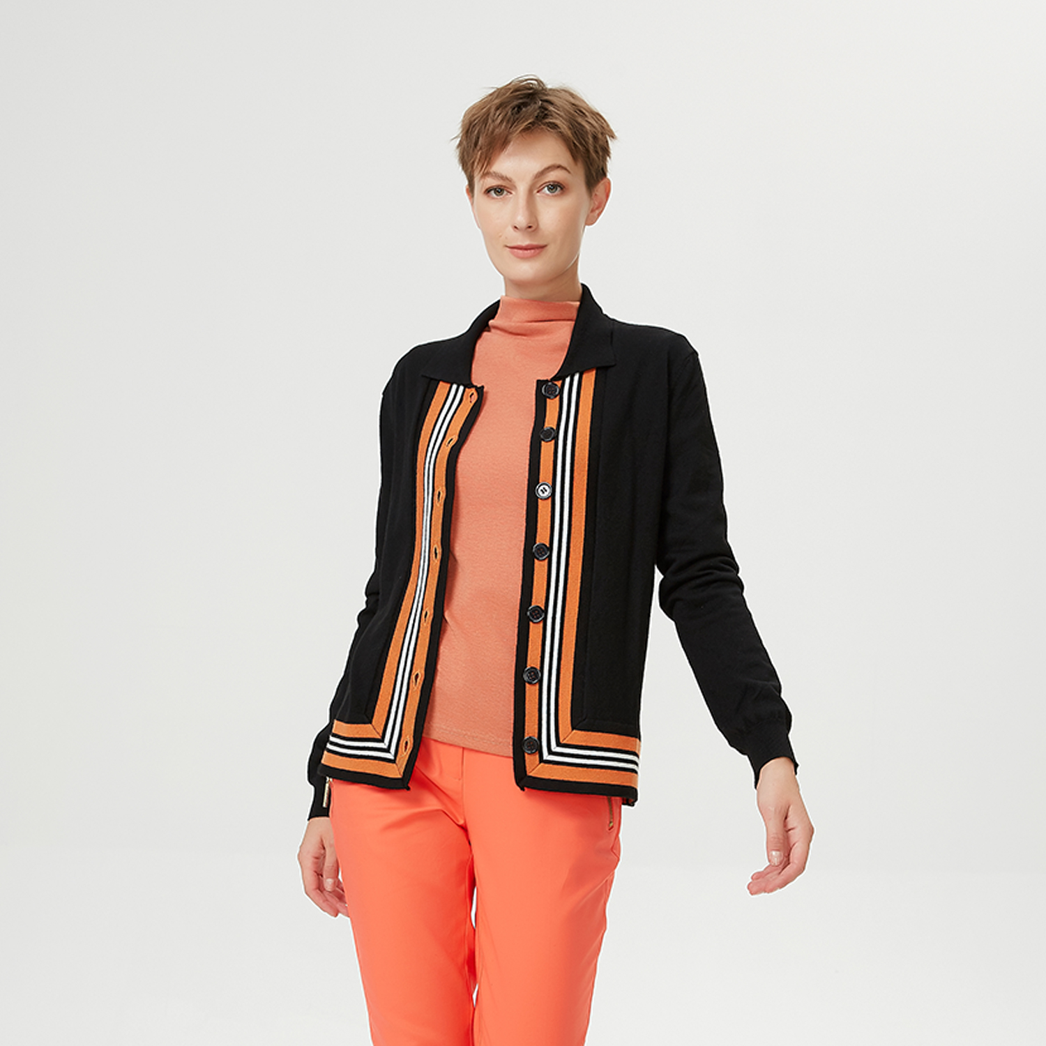 Cardigan med kontrasterande kanter