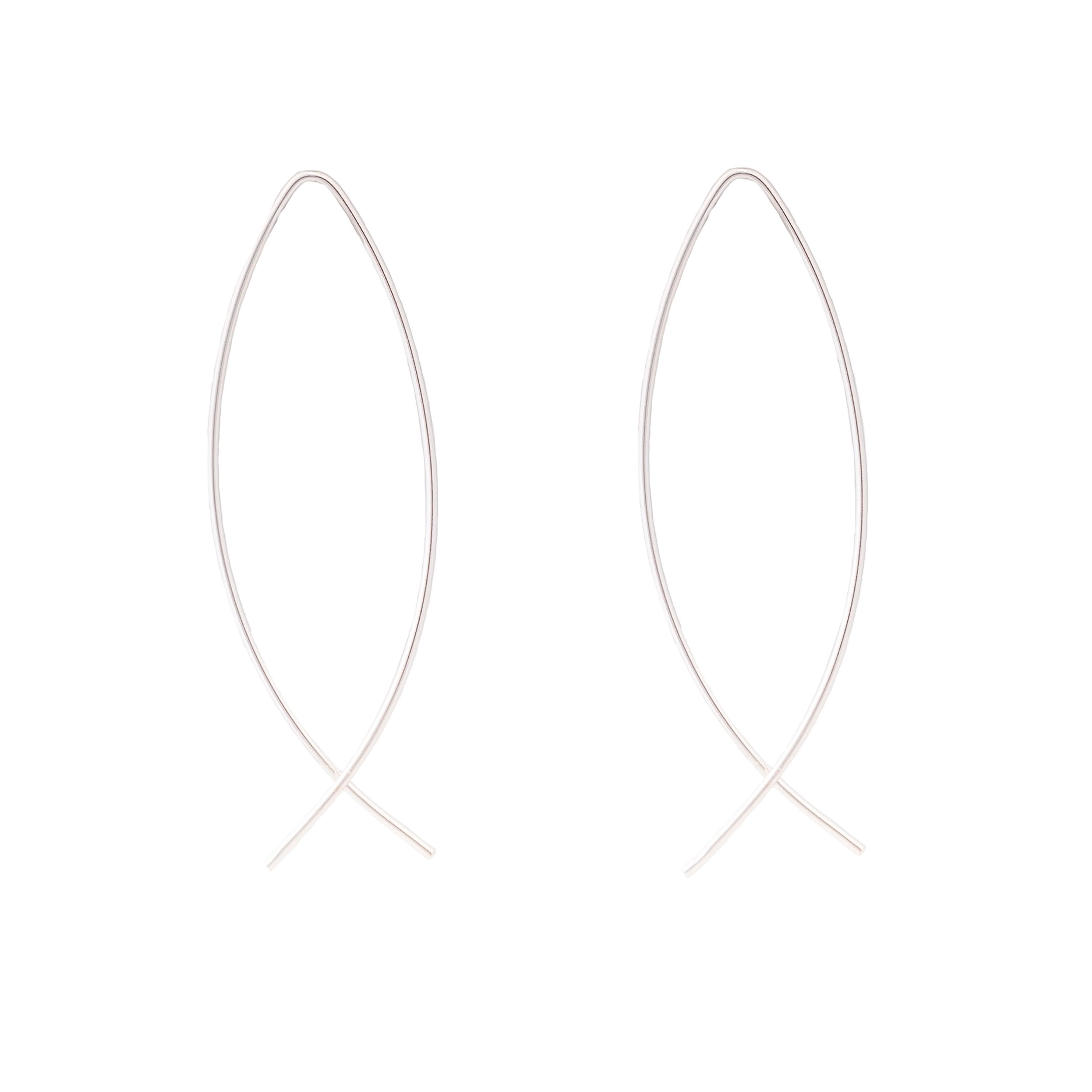 essential-örhängen i 925 sterling silver med rodiumpläterad yta