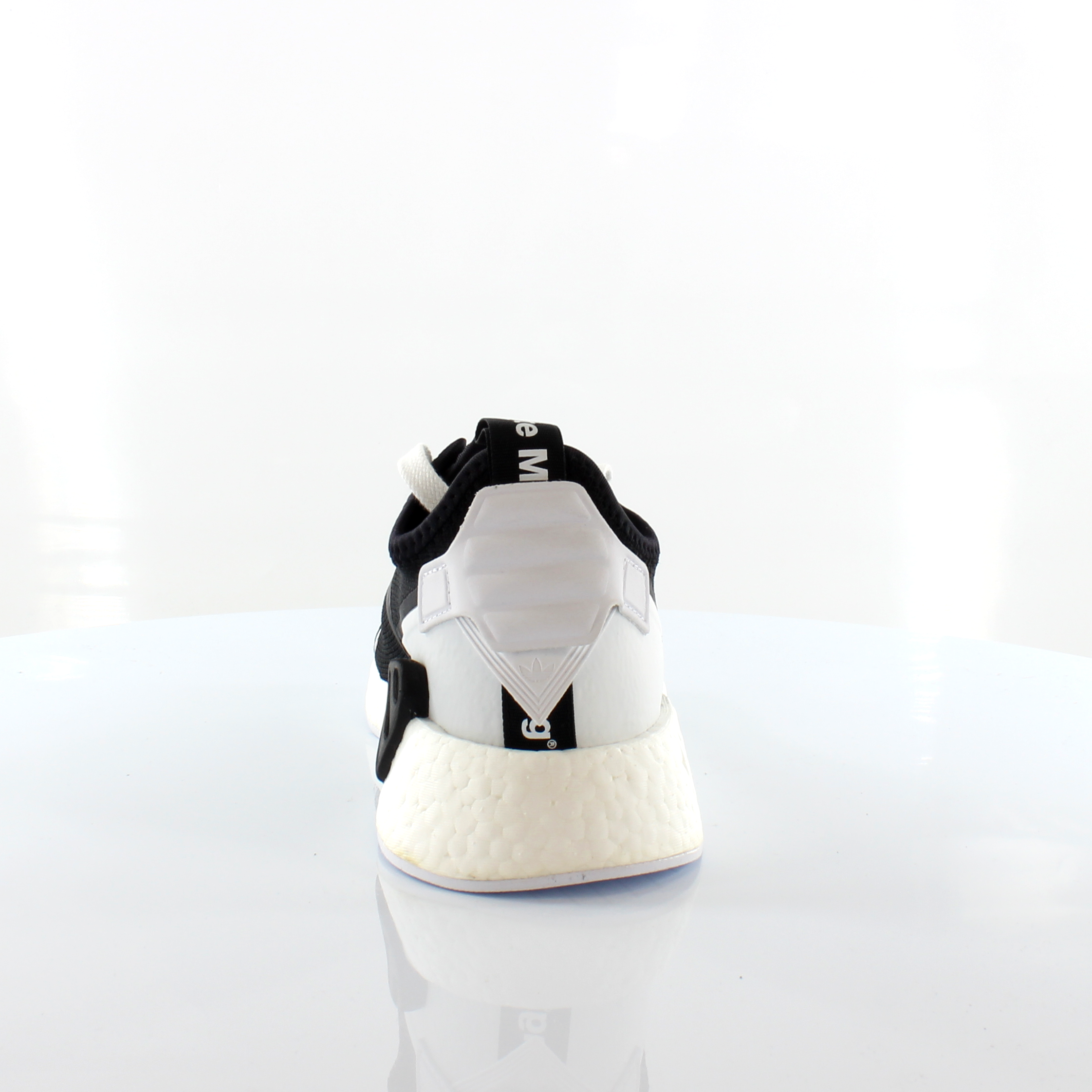 Adidas x Mountaineering NMD R2 Svarta träningsskor för herrar – bild 2