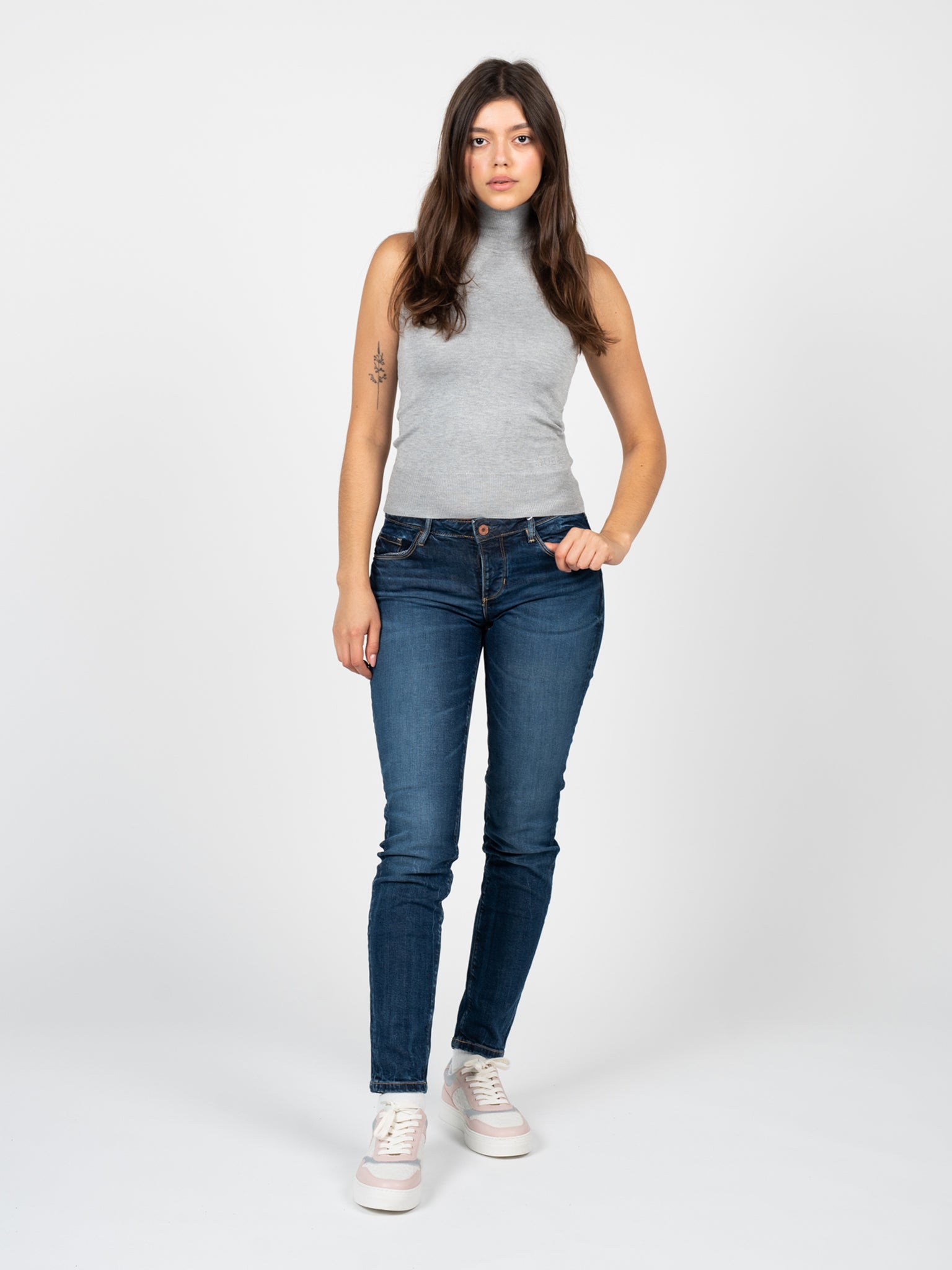 Guess Jeans Anette Dam – bild 2