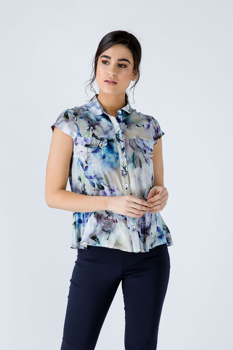 Thumbnail - Hemd mit geblümten Kapuzenärmeln