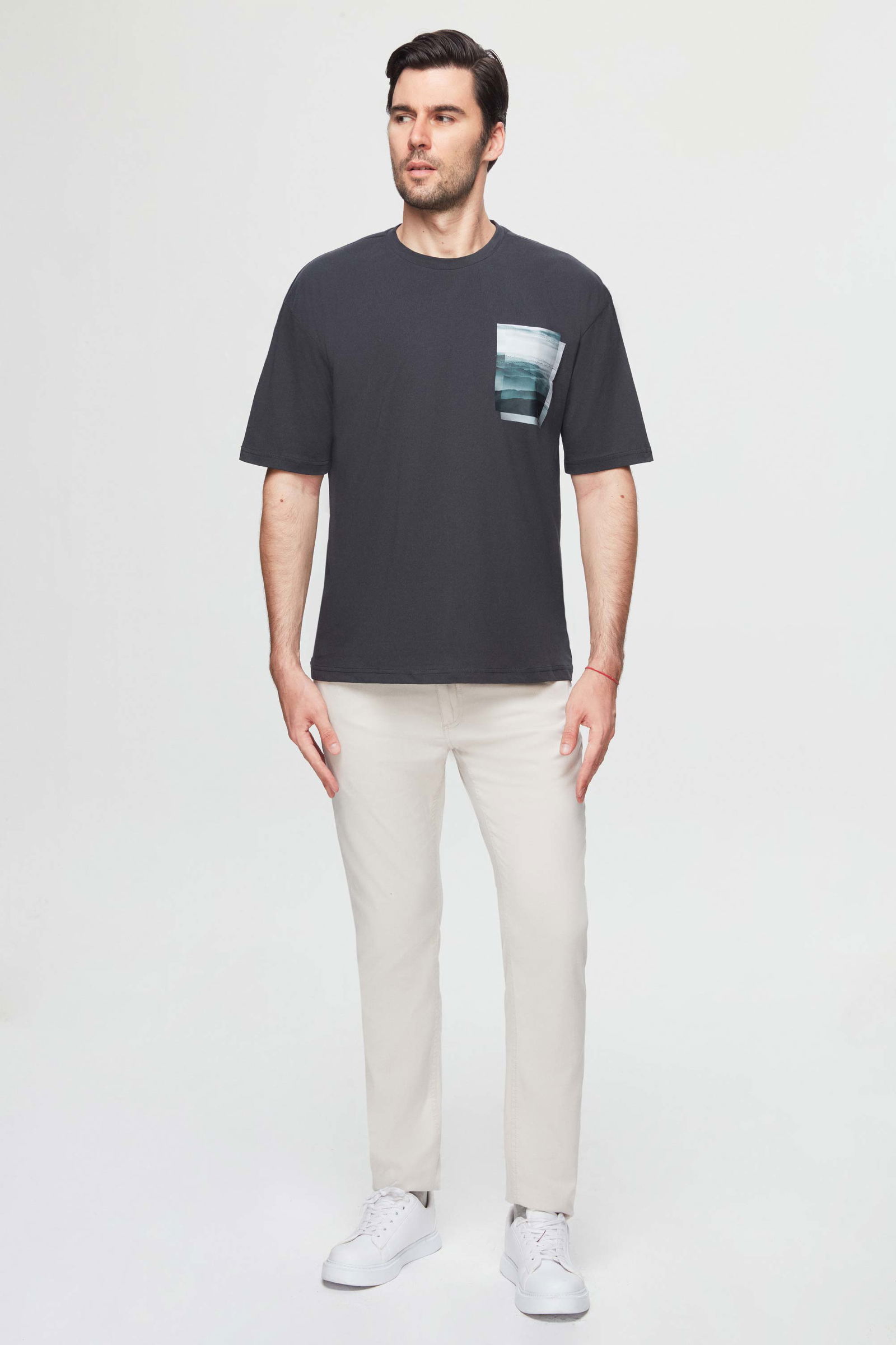 Thumbnail - Schwarzes Oversized 100% Baumwoll-T-Shirt