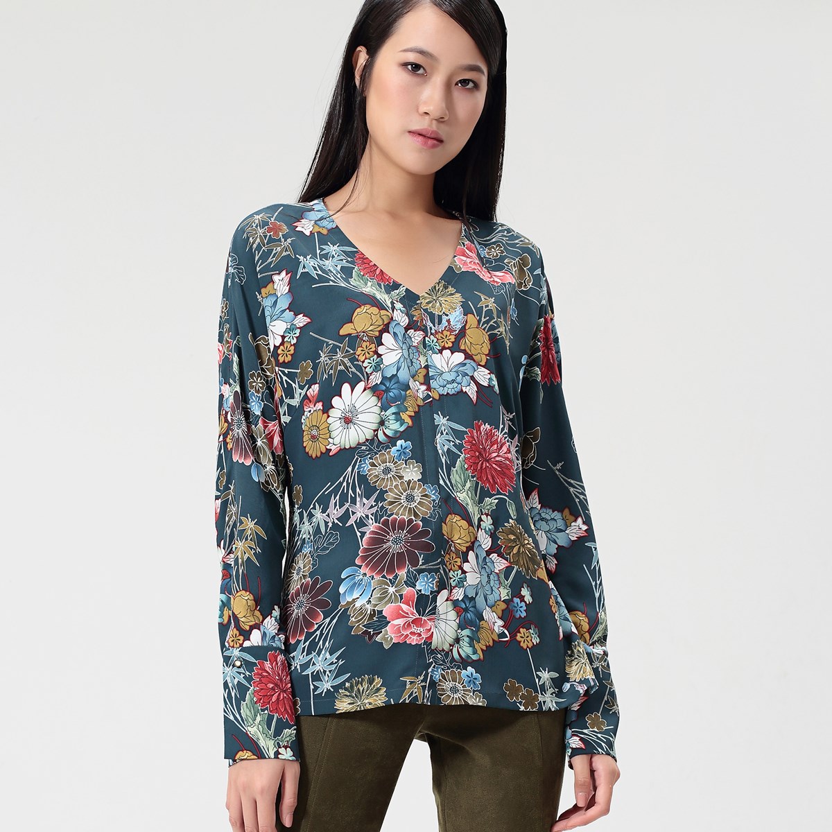 Blus med blommigt tryck