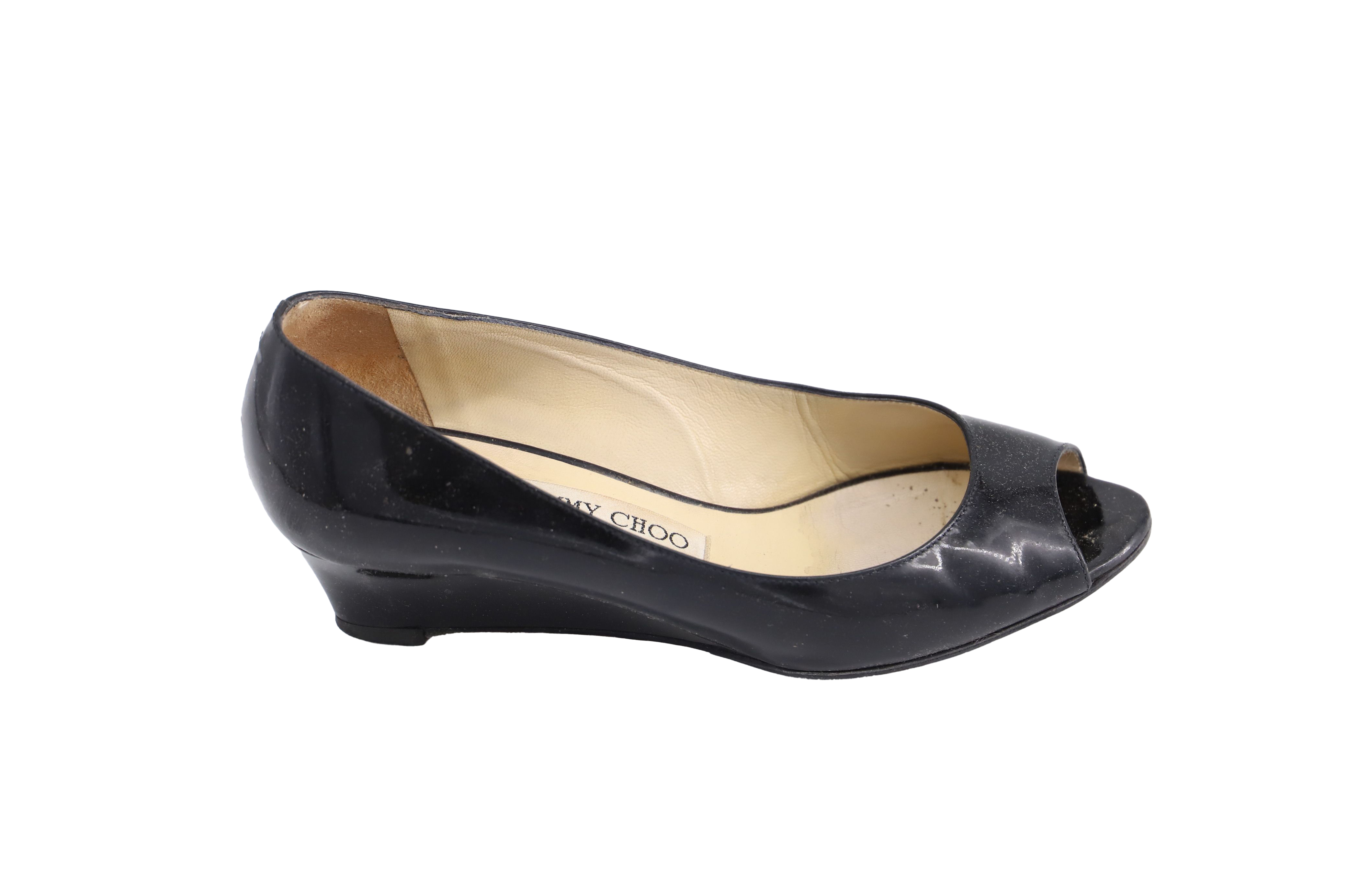 Jimmy Choo Pre-owned Jimmy Choo 'Baxen' Peep-toe Wedges i svart lackläder peeptoes dam – bild 2