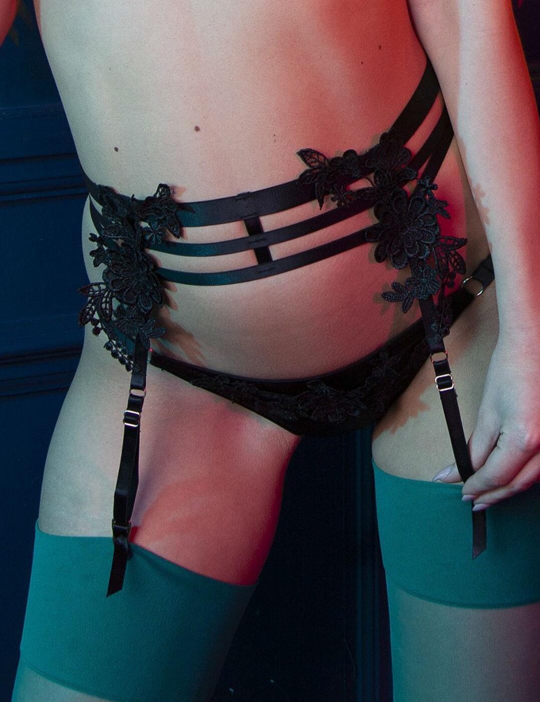 Playful Promises Womens Virginia Guipure Suspender Belt – Black – Size 3XL