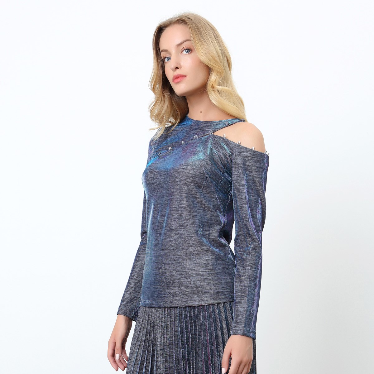 Smart & Joy Asymmetrisk skimrande topp med off-shoulder dam – bild 2