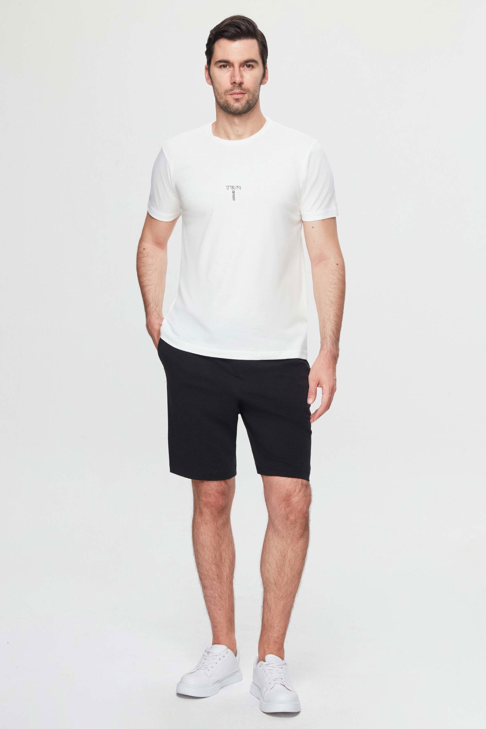 Thumbnail - Schwarzes 100% Baumwoll-T-Shirt - Regular Fit