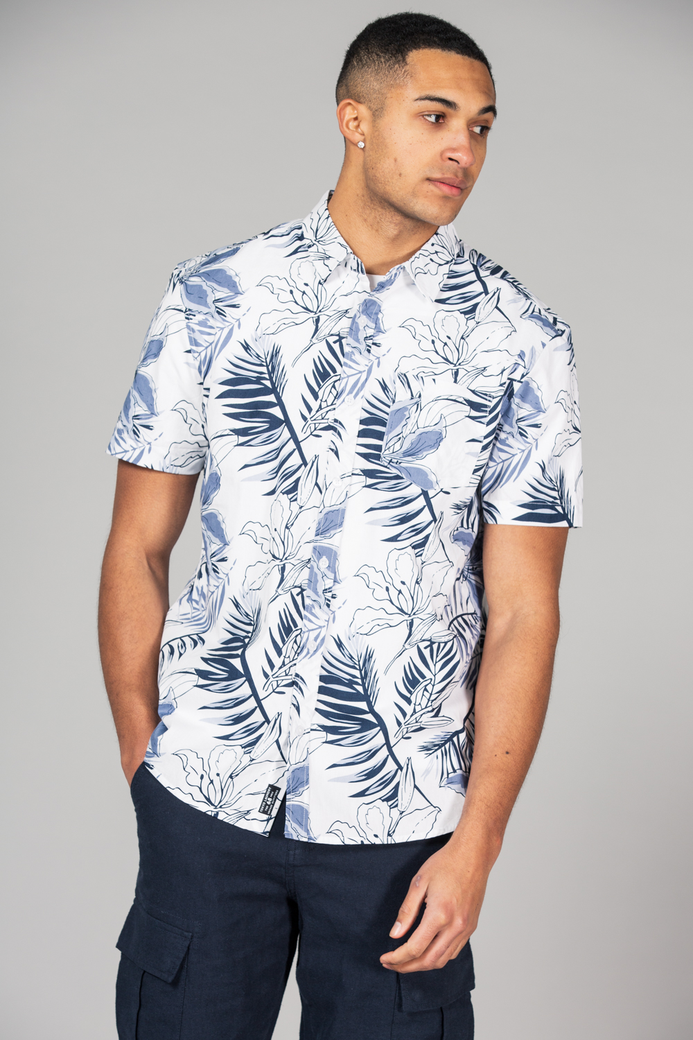 Tokyo Laundry Mens White Cotton Short Sleeve Button-Up Printed Shirt - Size Large