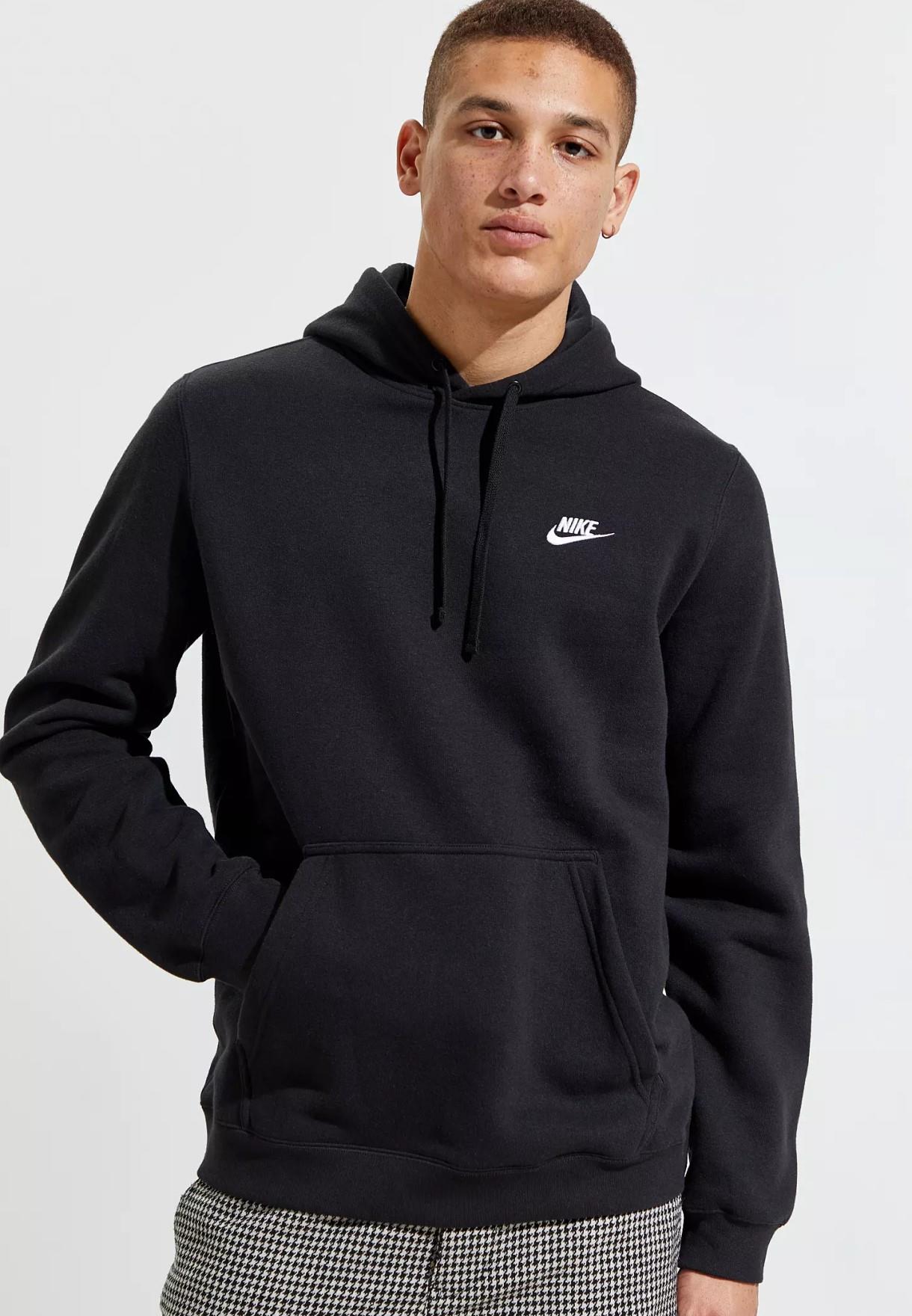 Thumbnail - Nike Club Pullover Hoodie mit gesticktem Logo in Navy