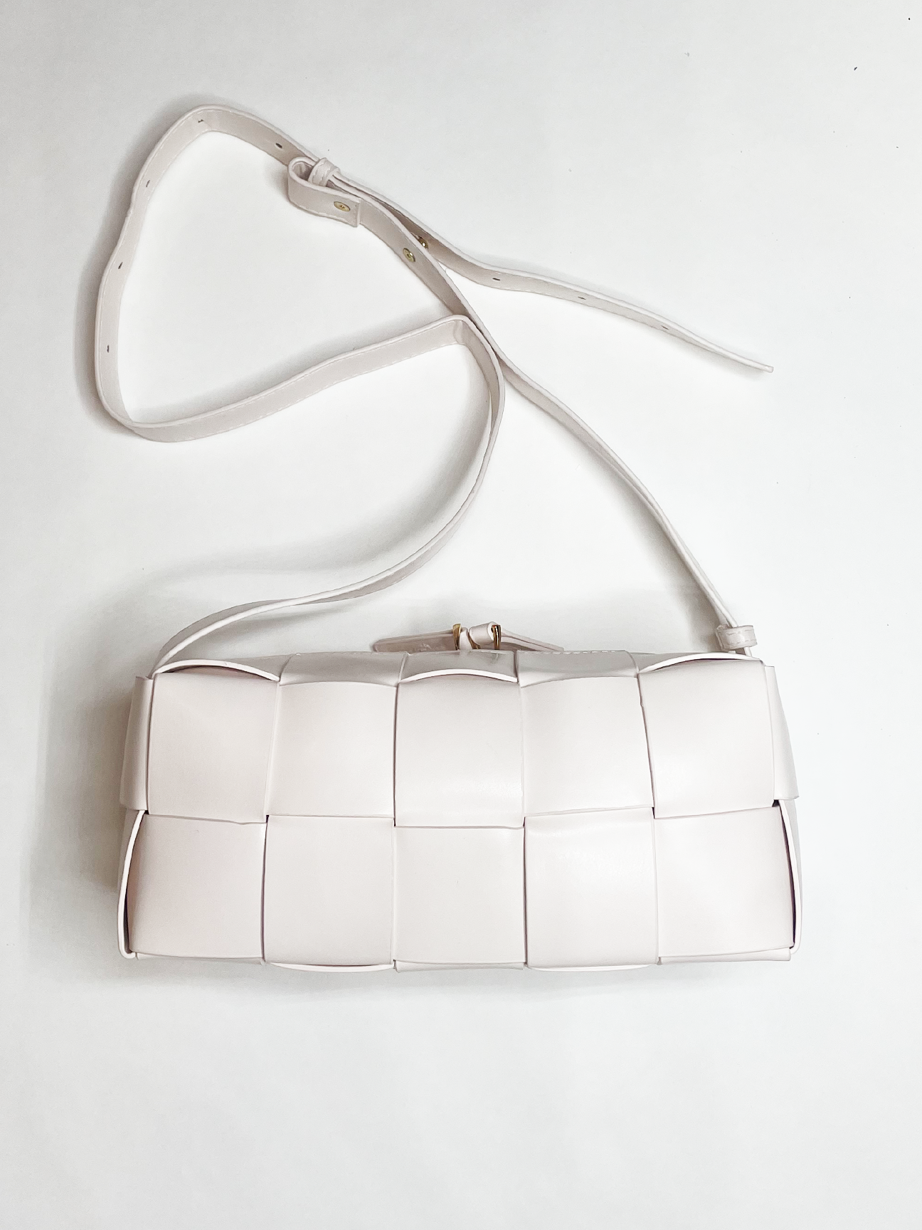 SVNX Womens Woven PU shoulder bag in Cream - One Size