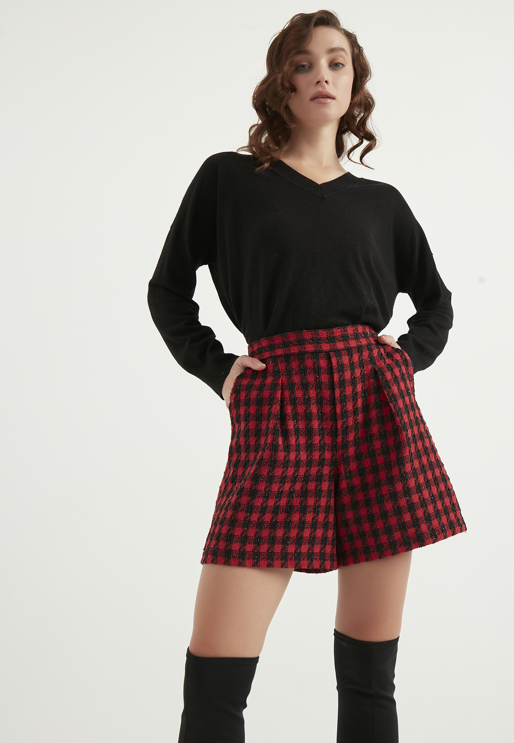 Thumbnail - Gemusterte Shorts mit Plissee-Detail