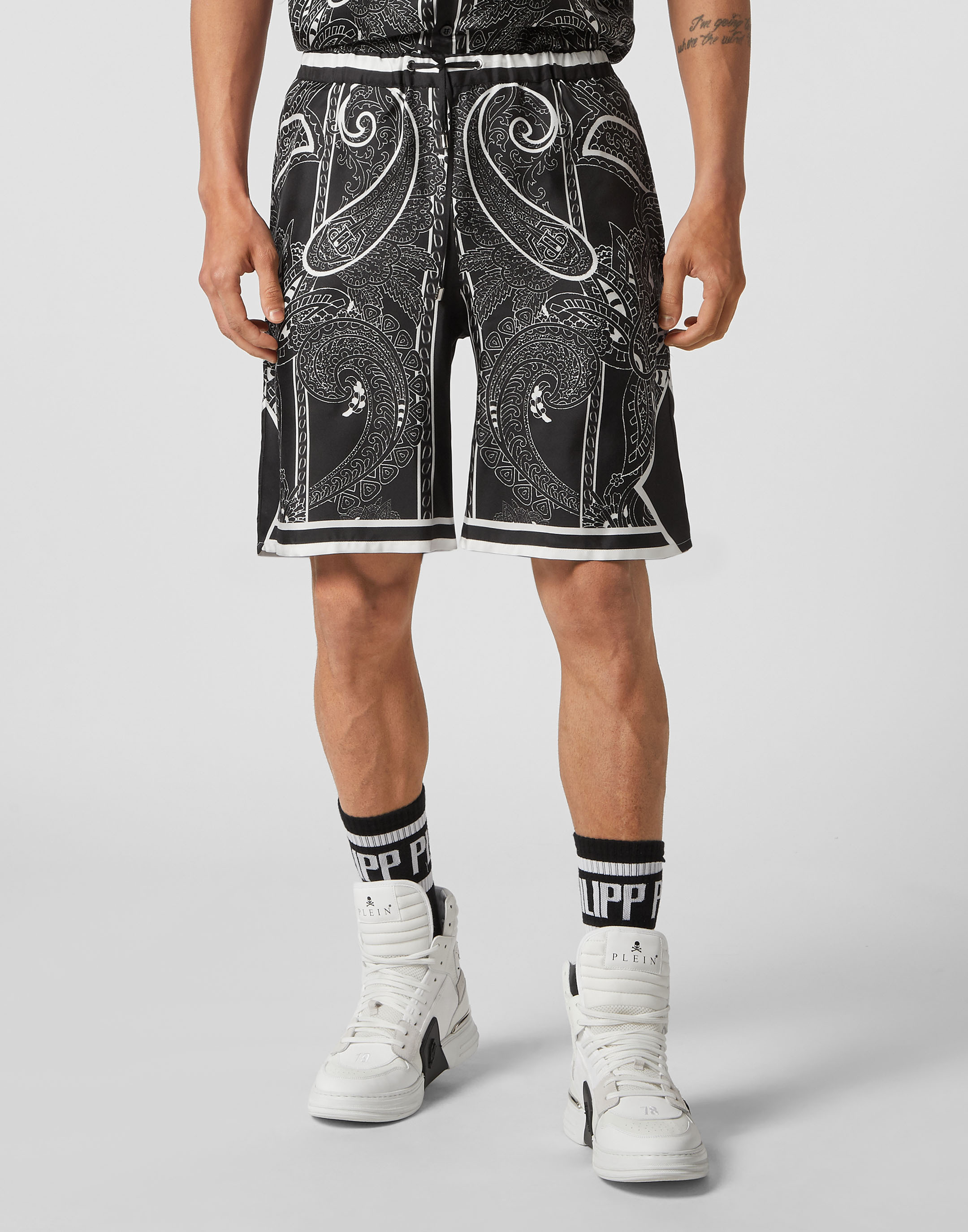 Thumbnail - Shorts Paisley