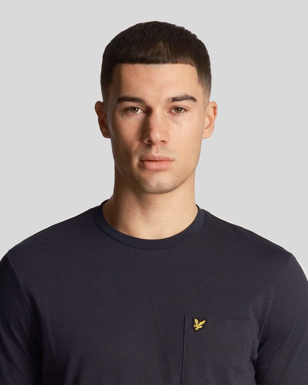 Lyle & Scott Lyle Scott Pocket On Chest Dark Navy T Shirt t-shirts - bas herr – bild 2