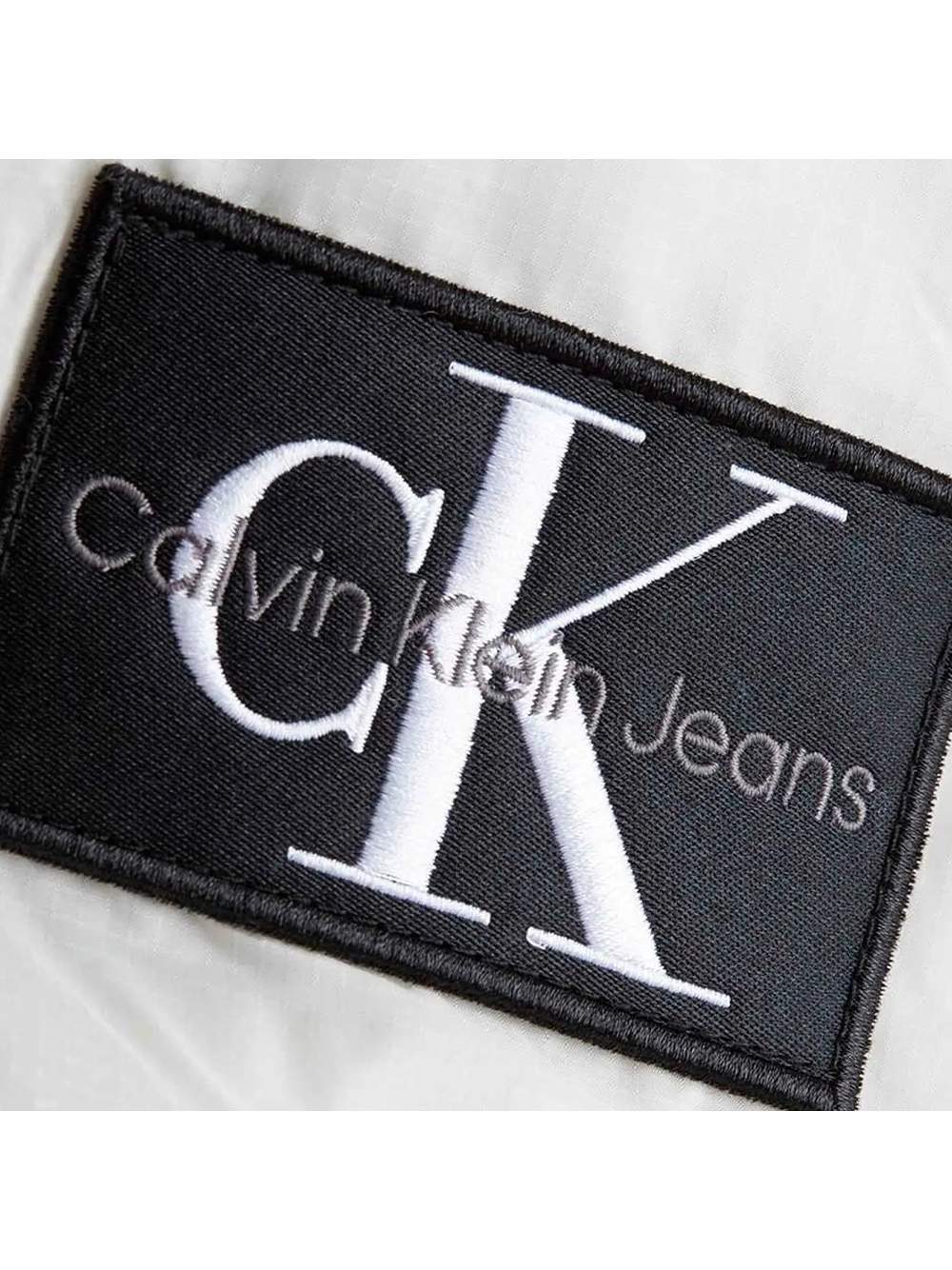 Calvin Klein damvindjacka med ecrudetaljer 2