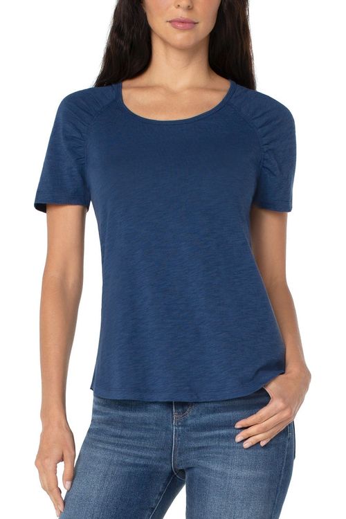 Thumbnail - Gesmoktes, kurzärmliges T-Shirt aus Flammstrick in Nachthimmelblau