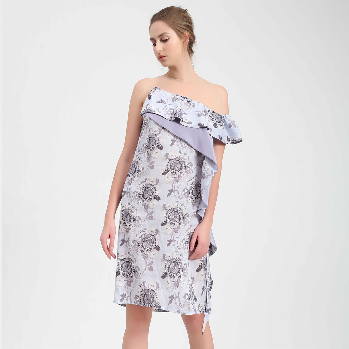 Asymmetrisk klänning med blommönster