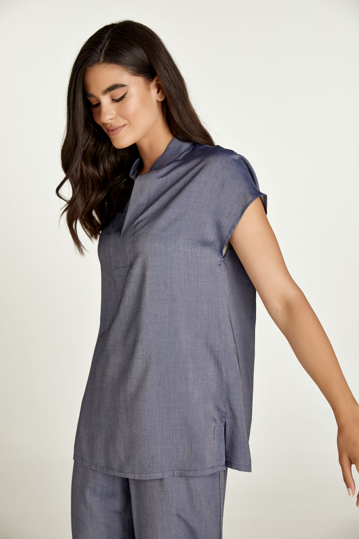 Conquista Ärmlös topp i blå denimstil dam – bild 2