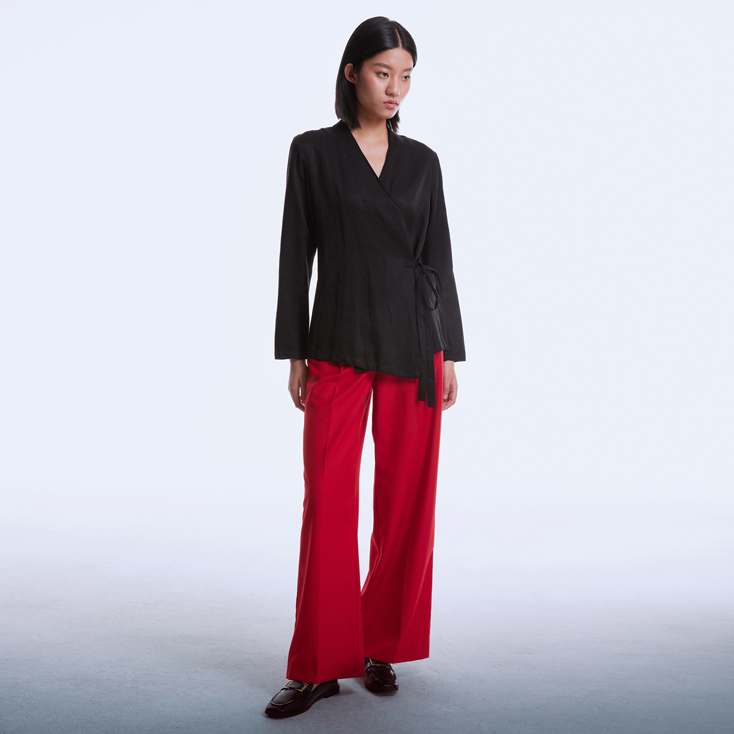Smart & Joy Omlottblus i satin dam – bild 2