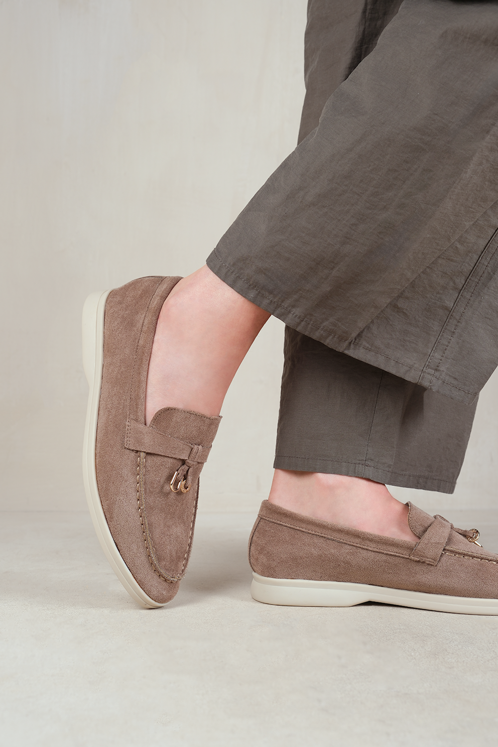 Where's That From Wheres Womens 'Pegasus' Wide Fit Slip On Trim Loafers With Accessory Detailing - Khaki - Size 6 Wide Fit (UK Shoe)
