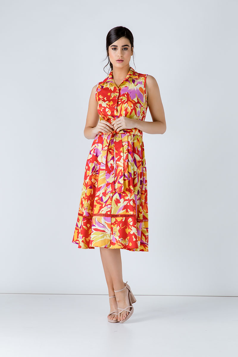 Thumbnail - Mehrfarbig bedrucktes Kleid mit Knopfleiste