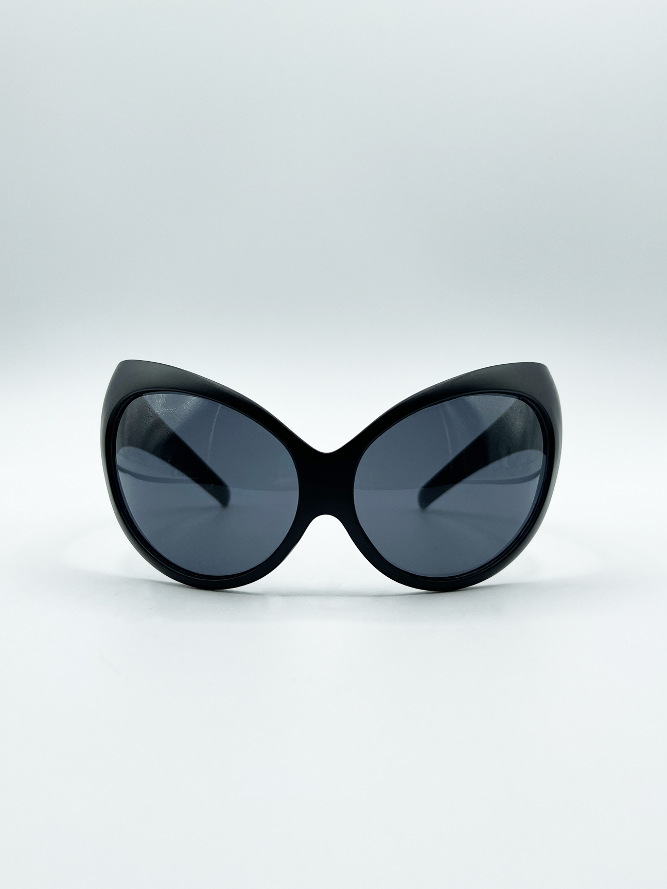 SVNX Unisex Ultra Curved Wrap Around Sunglasses in Black - One Size