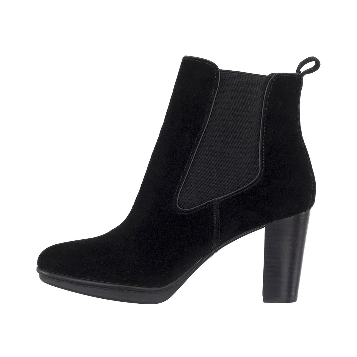 Tommy Hilfiger FW0FW03574-990-41 You can never go wrong with a pair of black ankle boots, especially if they have a heel like this one that will elongate your figure. Regular fit and made of suede.