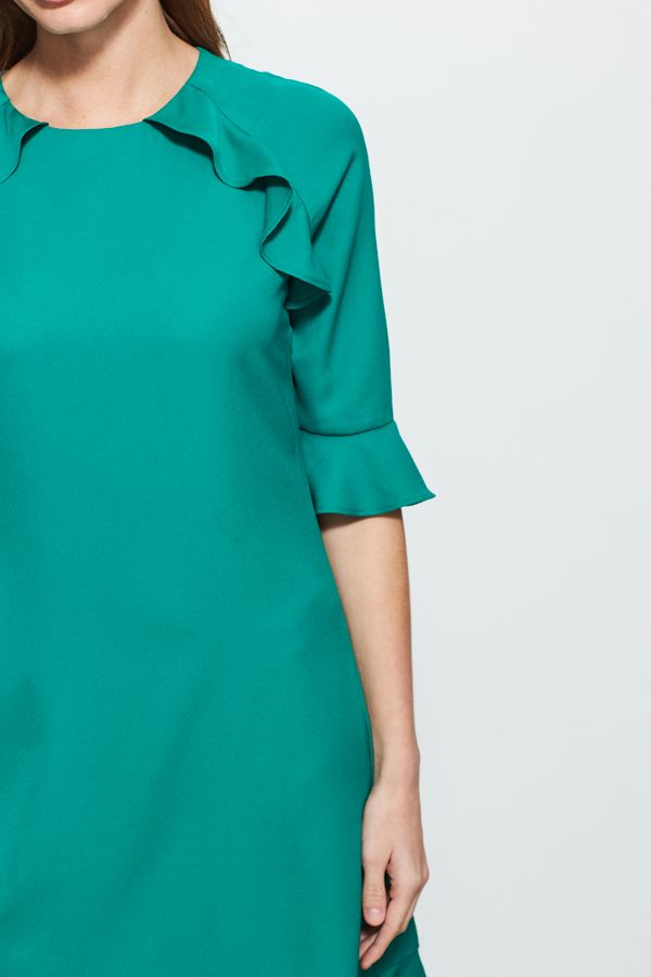 REASONS TO BUY: 

A shift with a twist
Body-skimming design: comfy and chic
Pretty ruffle trim to front, sleeves and hem
Emerald shade you'll wear year-round
Wear it with metallic heels for special occasions
Style with chic court shoes for work