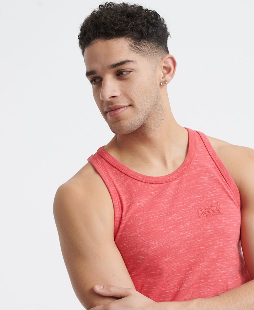 Superdry men's Vintage embroidery vest top from the Orange Label range. A sleeveless vest featuring ribbed trims, and finished with an embroidered Superdry logo on the chest. Pair this vest top with shorts or jeans for a relaxed look.