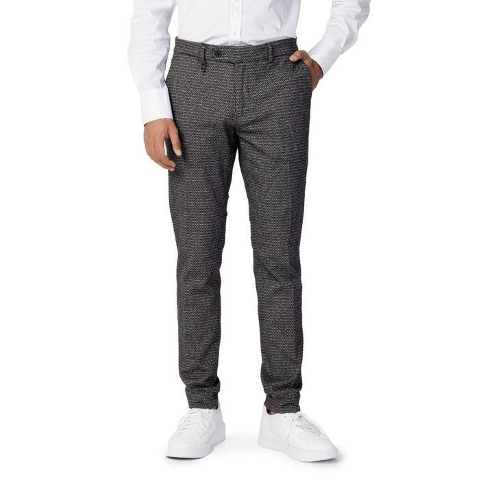 Brand: Antony Morato
Gender: Men
Type: Trousers
Season: Fall/Winter

PRODUCT DETAIL
• Color: grey
• Fastening: zip and button
• Pockets: front and back pockets 

COMPOSITION AND MATERIAL
• Composition: -48% cotton -33% polyester -17% viscose