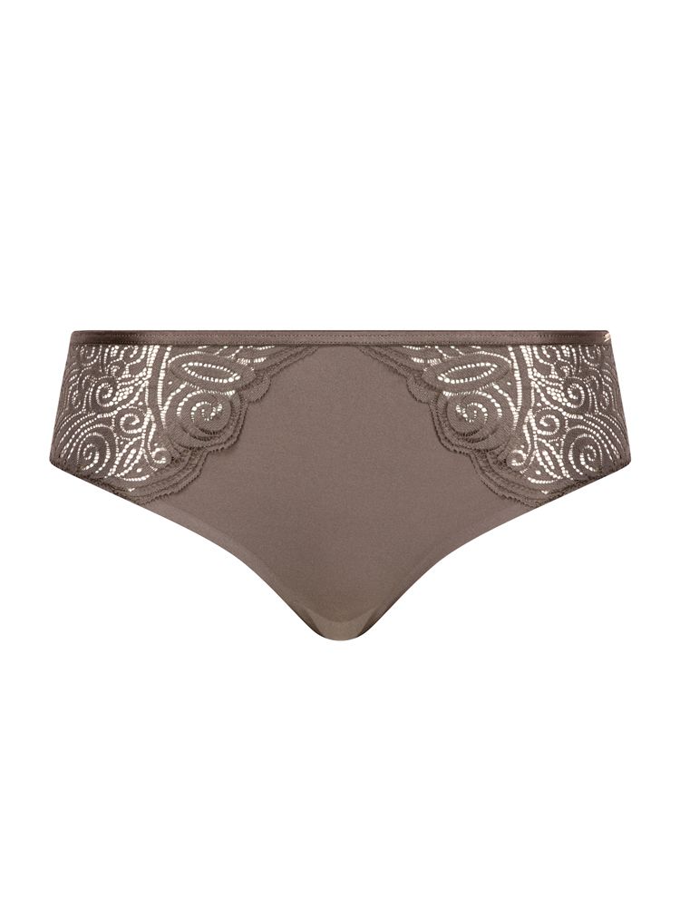 This hipster from the Chantelle Pyramide range have seductive lace panels at the sides for a sexy look. Fitting low on the hips, with a smooth waistband and leg openings for no VPL. Size Guide: XS (8), S (10), M (12), L (14), XL (16), 2XL (18).