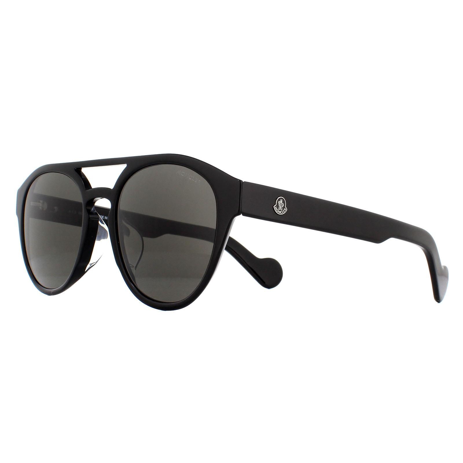 Moncler Sunglasses ML0075F 01A Shiny Black Smoke are a statement pair with rounded lenses and top bar. The lightweight acetate frame features the Moncler logo on the temples for brand recognition.