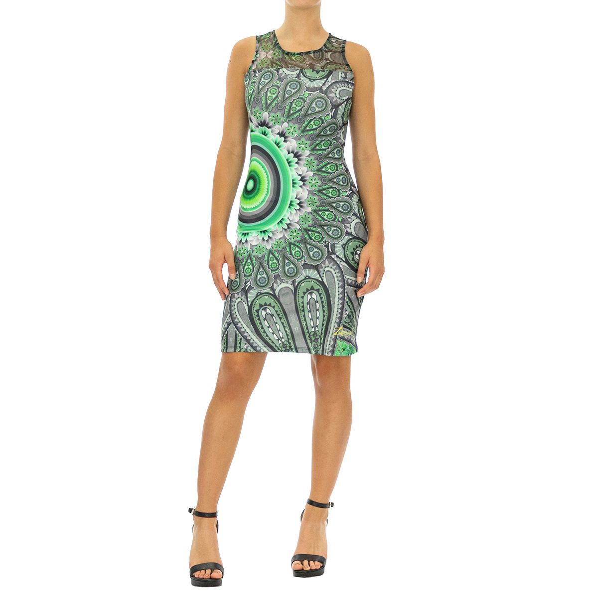 Desigual 46V2022-4096-XXL Fall in love with the mixture of colors and patterns of this dress, which can be worn both during the day and at night.