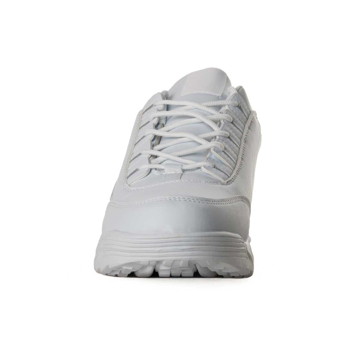 Comfortable and perfect sneaker for day to day. Casual and original.