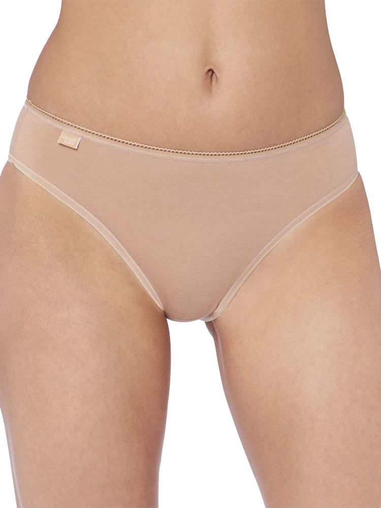Add a touch fresh young look to your everyday lingerie with the Sloggi 24/7 cotton series. The classic tai brief has a high proportion of cotton for a natural, comfortable feel. With flat seams this is a perfect everyday brief.