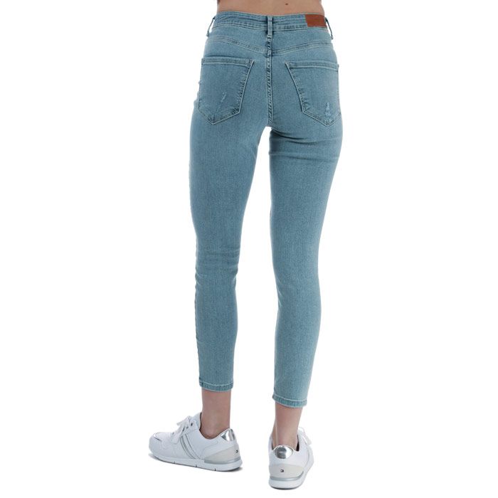 Womens Vero Moda Sophia High Waist Skinny Fit Jeans in light blue.- 5-pocket construction. - Zip fly and button fastening. - High-rise waist.- Belt loops.- Functional pockets.- Branded patch to reverse.- Skinny fit.- Tight cut  regular on the waist.- 85% Cotton  13% Polyester.  2% Elastane.  Machine washable.- Ref: 10225526