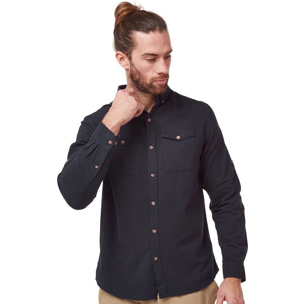 There’s nothing nicer in the summer months than a natural linen union shirt – except when it comes to trying to smooth out the creases! Thankfully, this gorgeous linen shirt helps to tackle the problem – courtesy of its special easy-care finish that discourages wrinkles from settling. Classic design with button-down collar and chest pockets.