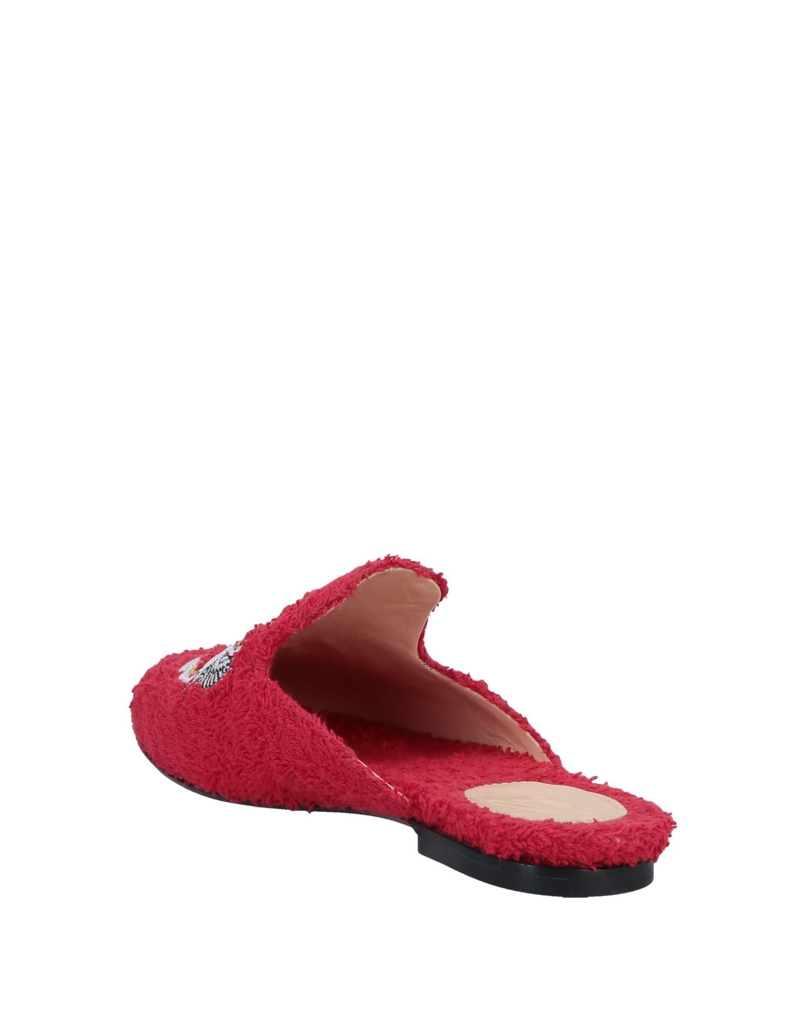 terrycloth, embroidered detailing, solid colour, round toeline, flat, leather lining, leather sole, contains non-textile parts of animal origin, mules