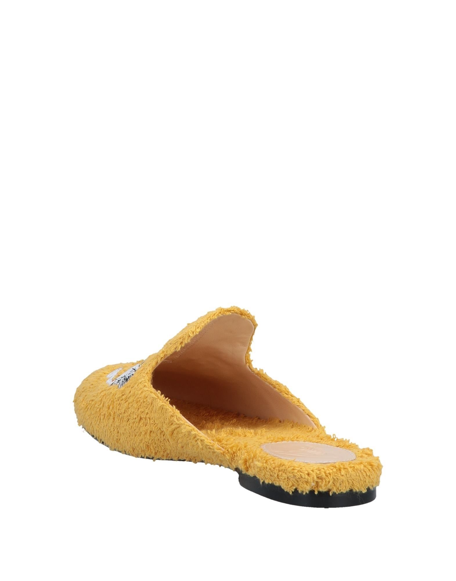 terrycloth, embroidered detailing, solid colour, round toeline, flat, leather lining, leather sole, contains non-textile parts of animal origin, mules