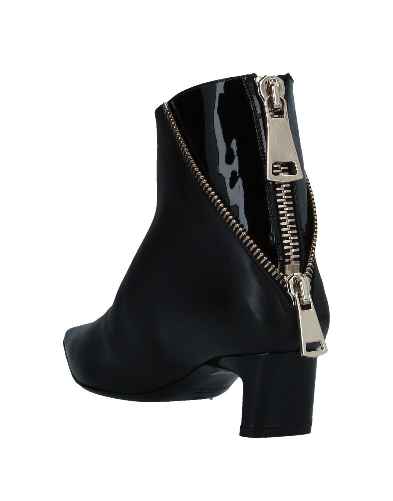 leather, varnished effect, no appliqués, solid colour, zip, narrow toeline, square heel, leather lining, leather sole, contains non-textile parts of animal origin