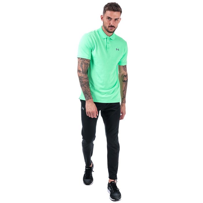 Mens Under Armour Performance Polo Shirt in Green. <BR><BR>- Loose: Fuller cut for complete comfort.<BR>- Smooth anti-pill fabric.<BR>- Lightweight  4-way stretch construction improves mobility and maintains shape.<BR>- Signature Moisture Transport System wicks away sweat to keep you dry and light.<BR>- Anti-microbial technology keeps your gear fresher for longer.<BR>- Durable rib-knit collar.<BR>- 3 button placket.<BR>- Side split hem.<BR>- Shoulder to hem approx. 28in<BR>- 95% Polyester  5% Elastane. Machine Washable.<BR>- Ref: 1242755375<BR><BR>Measurements are intended for guidance only.