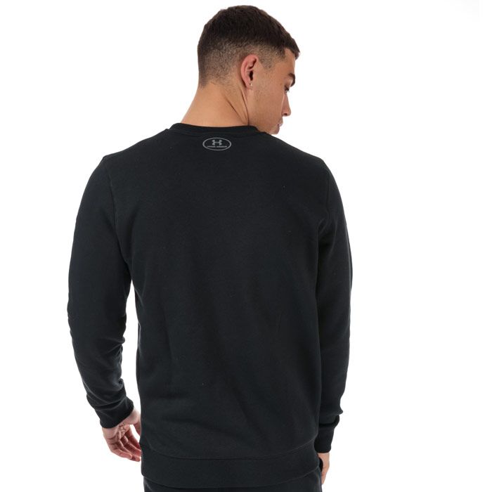 Mens Under Armour UA Rival Fleece Fitted Crew Sweatshirt in black.<BR><BR>- ColdGear fabric traps heat and wicks sweat to keep you warm  dry and light.<BR>- Super soft  cotton-blend fleece with brushed interior for extra warmth.<BR>- Ribbed crew neck.<BR>- Long sleeves.<BR>- Under Armour branding at left chest and back neck.<BR>- Ribbed cuffs and hem.<BR>- Fitted fit; next to skin without the squeeze.<BR>- 80% Cotton  20% Polyester.  Machine washable.<BR>- Ref: 1302854-001