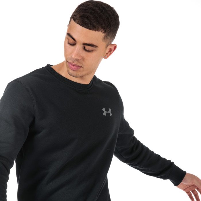 Mens Under Armour UA Rival Fleece Fitted Crew Sweatshirt in black.<BR><BR>- ColdGear fabric traps heat and wicks sweat to keep you warm  dry and light.<BR>- Super soft  cotton-blend fleece with brushed interior for extra warmth.<BR>- Ribbed crew neck.<BR>- Long sleeves.<BR>- Under Armour branding at left chest and back neck.<BR>- Ribbed cuffs and hem.<BR>- Fitted fit; next to skin without the squeeze.<BR>- 80% Cotton  20% Polyester.  Machine washable.<BR>- Ref: 1302854-001