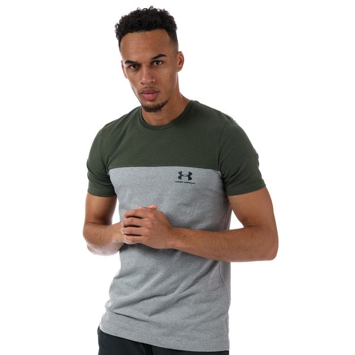 Mens Under Armour Sportstyle Colorblock T-Shirt in Green. <BR><BR>- Crew neck.<BR>- Ribbed collar. <BR>- Short sleeves.<BR>- Colour blocked design.<BR>- Contrasting upper panel.<BR>- Reflective UA branding to left chest.<BR>- Straight hem.<BR>- Fitted: Next-to-skin without the squeeze.<BR>- Shoulder to hem approx. 28in<BR>- 57% Cotton  38% Polyester  5% Elastane. Machine Washable.<BR>- Ref: 1321401330<BR><BR>- Measurements are intended for guidance only.
