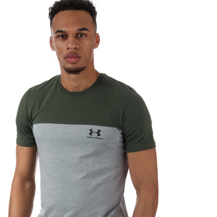 Mens Under Armour Sportstyle Colorblock T-Shirt in Green. <BR><BR>- Crew neck.<BR>- Ribbed collar. <BR>- Short sleeves.<BR>- Colour blocked design.<BR>- Contrasting upper panel.<BR>- Reflective UA branding to left chest.<BR>- Straight hem.<BR>- Fitted: Next-to-skin without the squeeze.<BR>- Shoulder to hem approx. 28in<BR>- 57% Cotton  38% Polyester  5% Elastane. Machine Washable.<BR>- Ref: 1321401330<BR><BR>- Measurements are intended for guidance only.