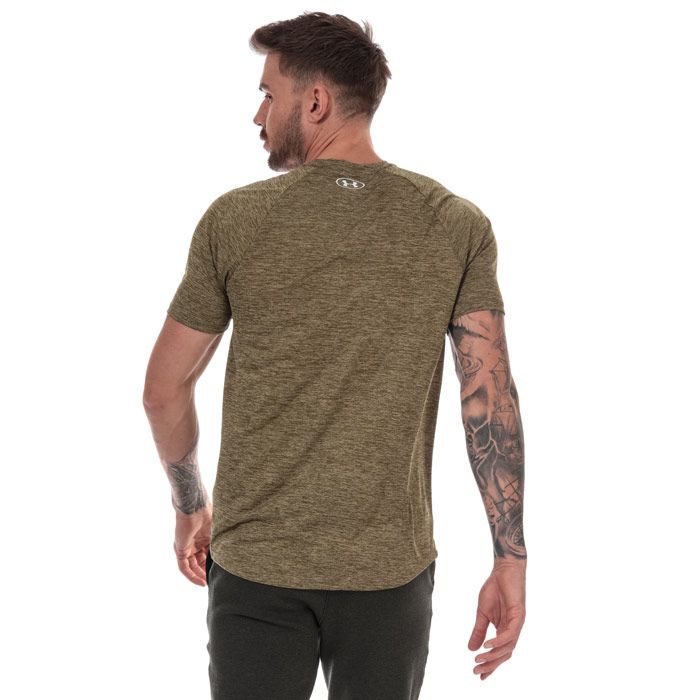 Mens Under Armour Tech 2.0 T-Shirt in Green.<BR><BR>- HeatGear fabric wicks sweat and regulates body temperature.<BR>- Anti-odour technology prevents the growth of odour-causing microbes.<BR>- Raglan short sleeves.<BR>- Crew neck.<BR>- Straight hem.<BR>- Light weight.<BR>- UA branding to left chest. <BR>- Loose: Fuller cut for complete comfort.<BR>- Shoulder to hem approx. 28in<BR>- 100% Polyester. Machine Washable.<BR>- Ref: 1326413331<BR><BR>Measurements are intended for guidance only.