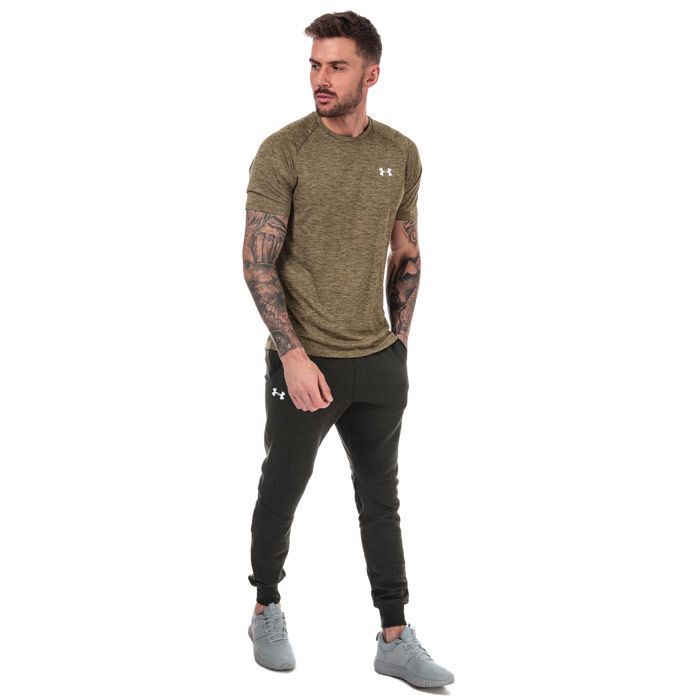 Mens Under Armour Tech 2.0 T-Shirt in Green.<BR><BR>- HeatGear fabric wicks sweat and regulates body temperature.<BR>- Anti-odour technology prevents the growth of odour-causing microbes.<BR>- Raglan short sleeves.<BR>- Crew neck.<BR>- Straight hem.<BR>- Light weight.<BR>- UA branding to left chest. <BR>- Loose: Fuller cut for complete comfort.<BR>- Shoulder to hem approx. 28in<BR>- 100% Polyester. Machine Washable.<BR>- Ref: 1326413331<BR><BR>Measurements are intended for guidance only.