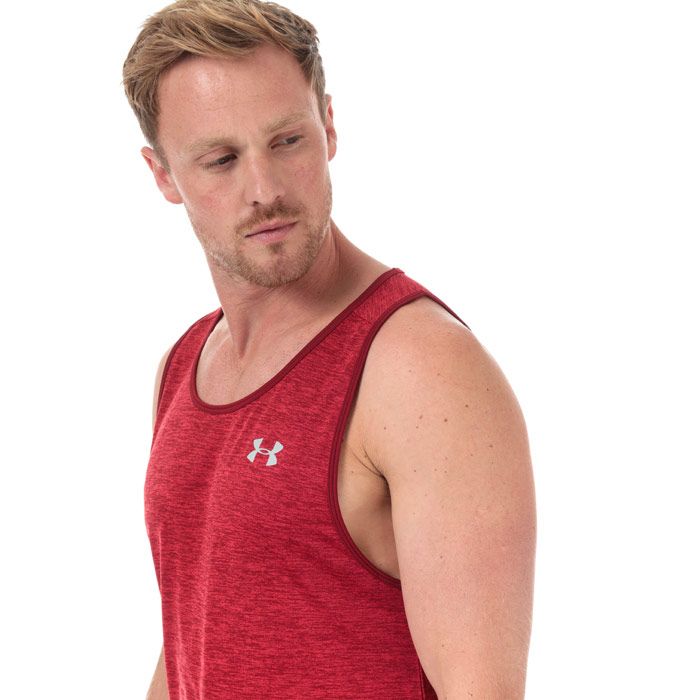 Mens Under Armour Tech 2.0 Tank Top  Red.  – Next-to-skin without the squeeze. – Smooth  lightweight  fast-drying fabric for superior performance.  – Material wicks sweat & dries really fast. – Dropped armholes for extra mobility & range of motion. – Shaped hem for enhanced coverage.  – 100% polyester. Machine washable. – Ref: 1328704615.
