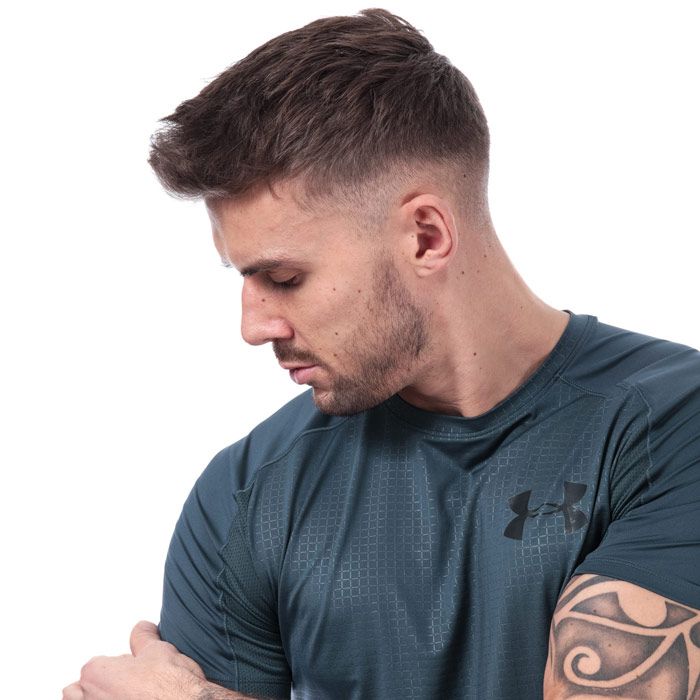 Mens Under Armour MK1 Emboss SS T-Shirt in Green.<BR><BR>- HeatGear fabric wicks sweat and regulates body temperature.<BR>- Contrasting mesh fabric to reverse and side panels for strategic ventilation.<BR>- Crew neck.<BR>- Ribbed collar.<BR>- Raglan short sleeves.<BR>- UA wordmark branding to chest.<BR>- Fitted: Next-to-skin without the squeeze.<BR>- Shoulder to hem approx. 27in<BR>- 90% Polyester  10% Elastane. Machine Washable.<BR>- Ref: 1345248073<BR><BR>Measurements are intended for guidance only.